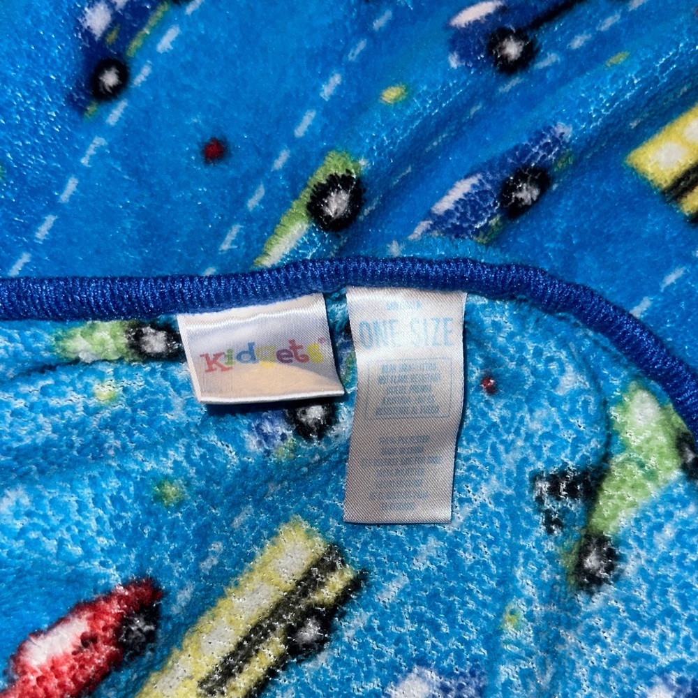 Kidgets Blue Vehicle Pattern Blanket - Picture 2 of 3